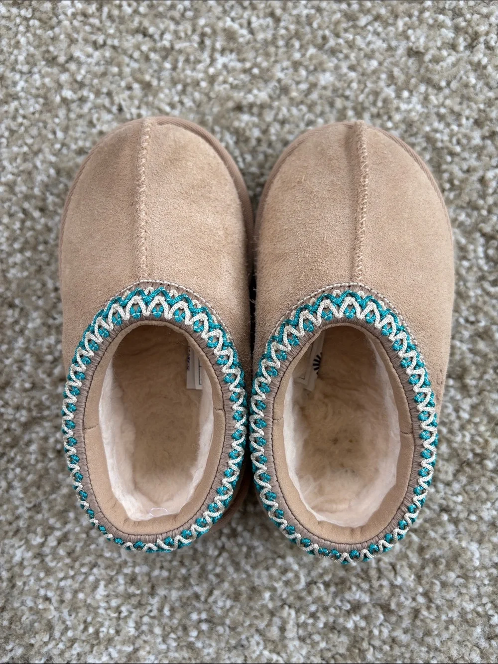 UGG Tasman Toddler Slippers - light beige with teal embroidery - Size 8